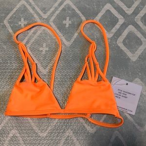 Nwt. Acacia santorini top in sunset. Size xs.